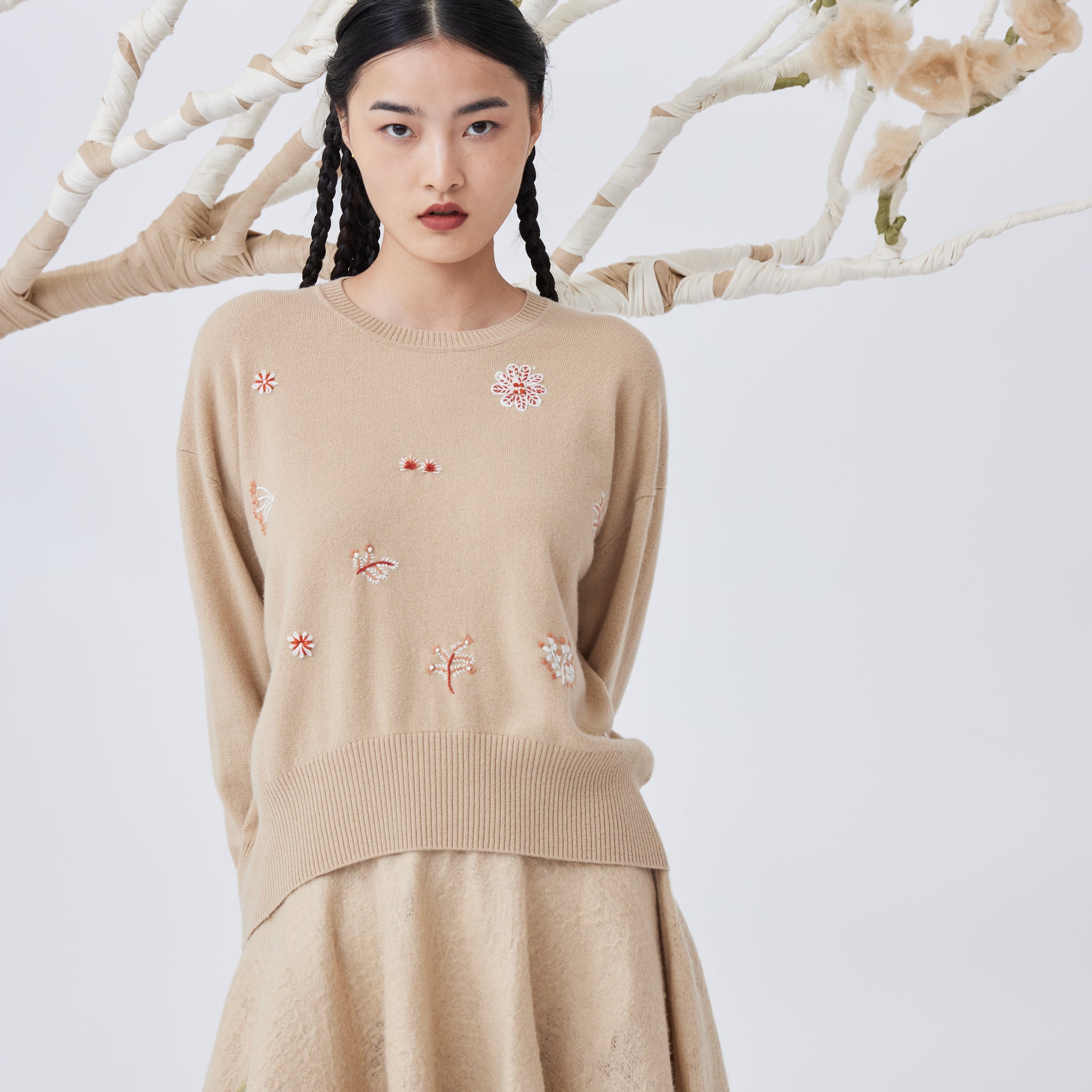 Women's knit cashmere hand-embroidered top